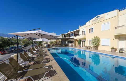 Veronica Hotel, Pool