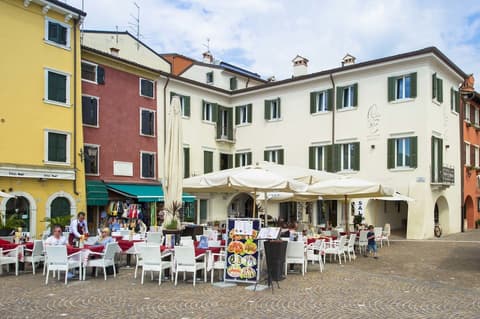 Hotel Remàt, Front of property