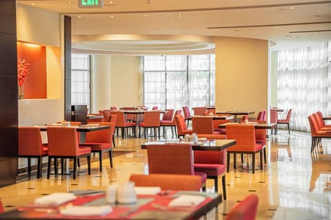 Central Hotel Doha, Breakfast area