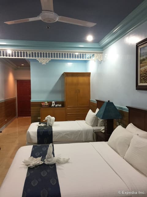 Flushing Meadows Resort and Playground