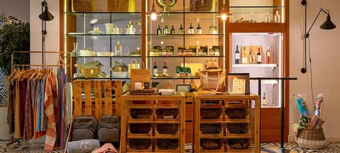 Santiago Hotel, Property amenity