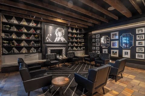 Pod 39, Lobby lounge