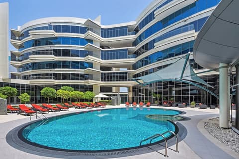 Majestic Arjaan by Rotana, Pool