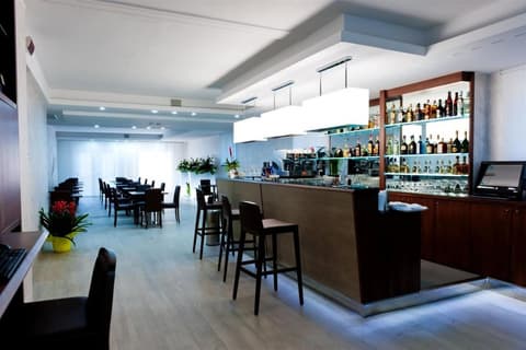 Vea Resort, Bar (on property)