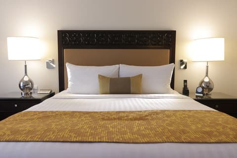 Fairmont Makati, Room