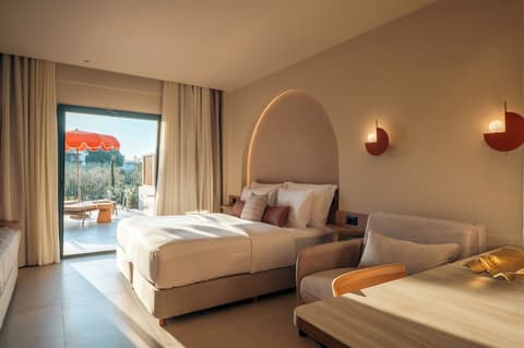 Zeus Eleva Kassandra Lagoon