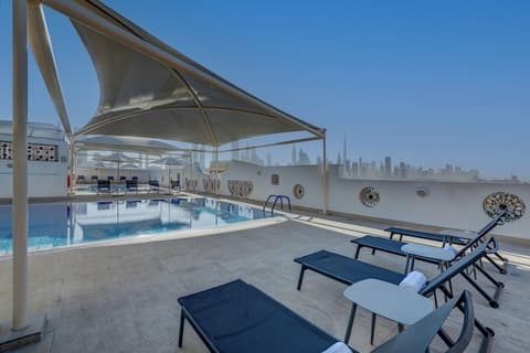 Al Khoory Executive Hotel, Pool