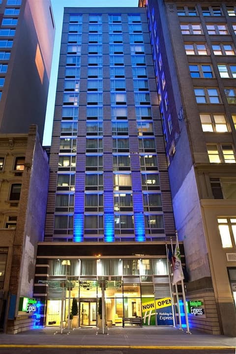 Holiday Inn Express Manhattan Times Square South by IHG, Exterior