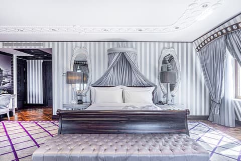 Wyndham Grand Istanbul Kalamis Marina Hotel