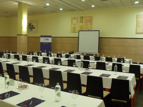 La Boroña, Meeting facility