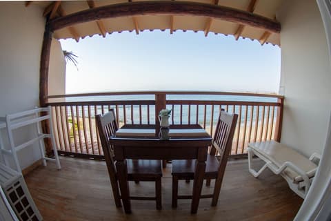 Don Giovanni Máncora, Room