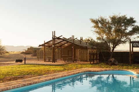 Desert Camp, Outdoor pool