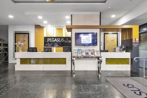 Pegasus Apart'Hotel, Reception
