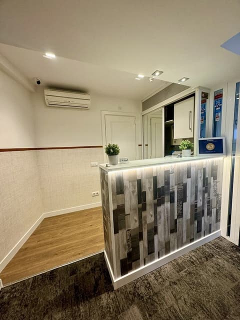 Far Home Gran Vía - Hostel