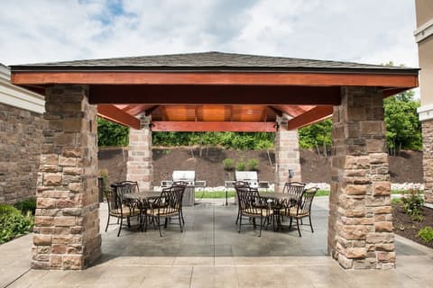 Staybridge Suites Montgomeryville by IHG, BBQ/picnic area