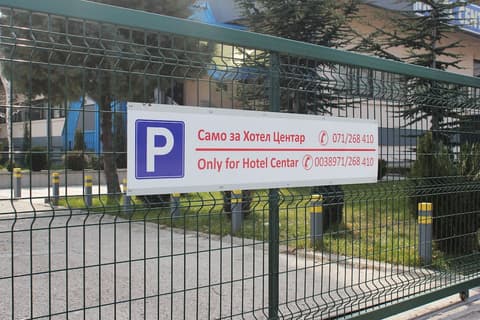 Hotel Centar, Parking