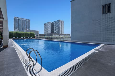 Guangzhou Pearl River International Hotel （Yijing Lu Metro Station）