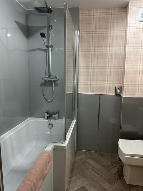 Eliza House, Bathroom