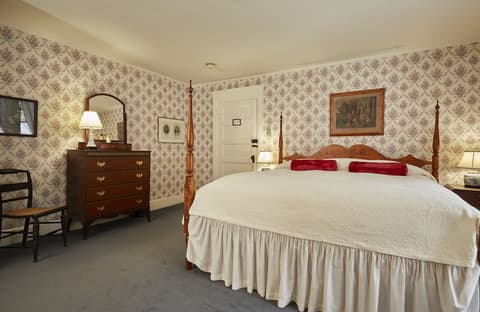 The Red Lion Inn, Room