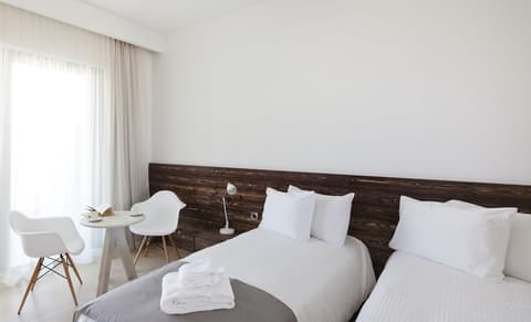 Amphora Hotel & Suites, Room