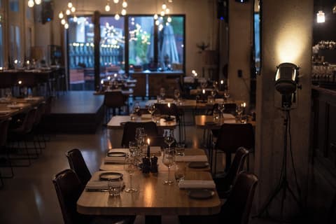 Hotel V Nesplein, Restaurant