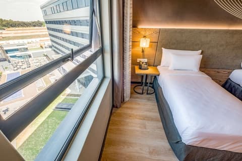 Radisson Hotel and Convention Centre OR Tambo Airport