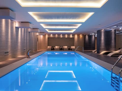 Kronwell Brasov Hotel