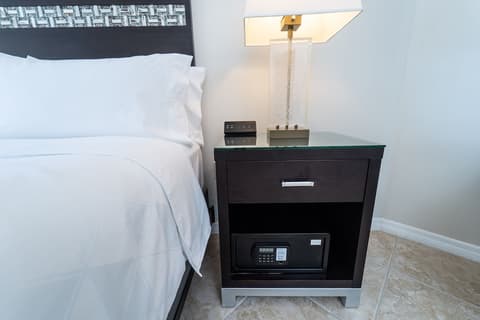 Holiday Inn Resort Grand Cayman by IHG, Room