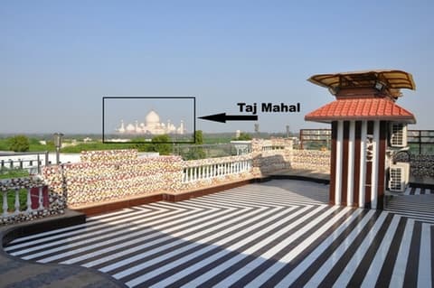 Foxoso Taj View Hotel