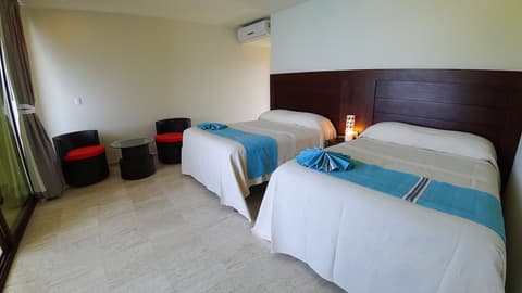 Pacific King Hotel, Room