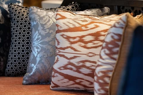 Hyatt Regency Phnom Penh, Lobby