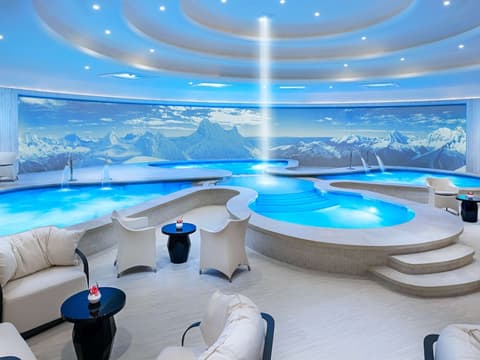 Conrad Las Vegas at Resorts World, Pool