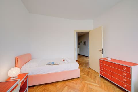 Margherita Near Lake - Family Friendly, Room