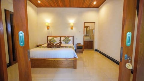 Green Coconut Cottage