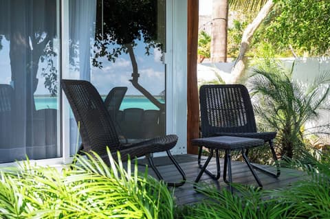 Casa Aakal Lagoon Front