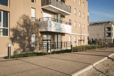 Zenao Appart'hôtels Villeneuve-lès-Avignon, Front of property