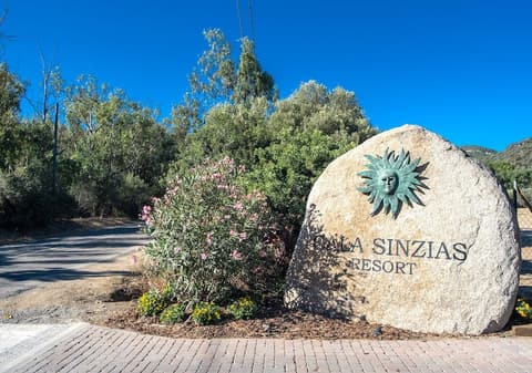 Cala Sinzias Resort, Front of property