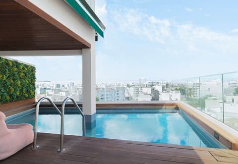 Leonardo Boutique Hotel Larnaca, Rooftop pool