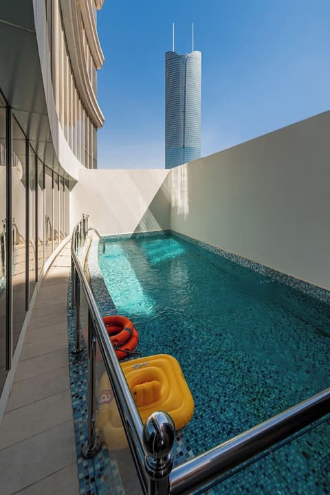 HDB Sahafa, Pool