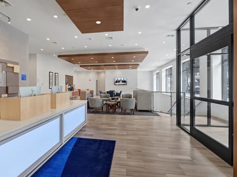 Hotel 1200, Reception