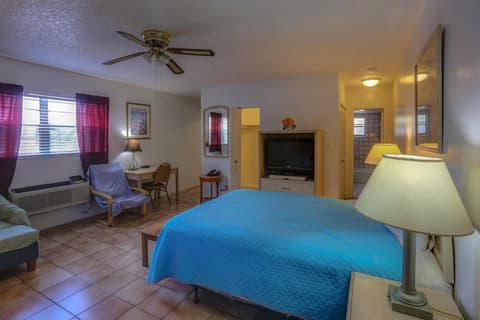 Richard's Motel Studio