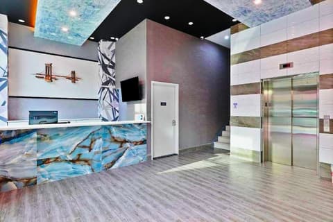 Casa Blanca Hotel Brooklyn, Reception