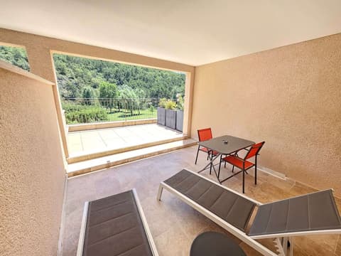 Domaine Ribiera, Hotel 5 Etoiles, SPA & Golf - Forcalquier, Terrace/patio