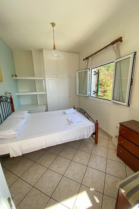 Villa Youla Large Private Pool Walk to Beach Sea Views A C Wifi Car Not Required - 1025