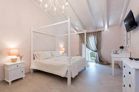 Villa Frosso Large Private Pool Walk to Beach Sea Views A C Wifi Car Not Required - 556