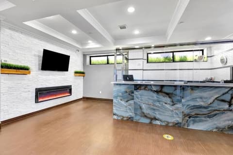 Hotel Pergola JFK Airport, Reception