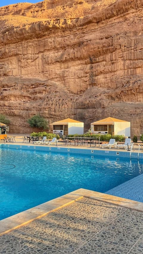 Rum Oasis Luxury Camp, Outdoor pool