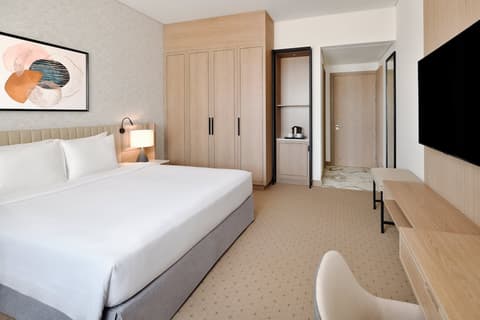 Crowne Plaza Dubai Jumeirah by IHG, Room