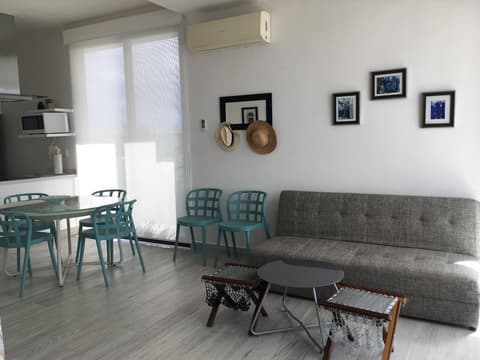 Polo 88 Apartamentos a pasos del Mar, Room