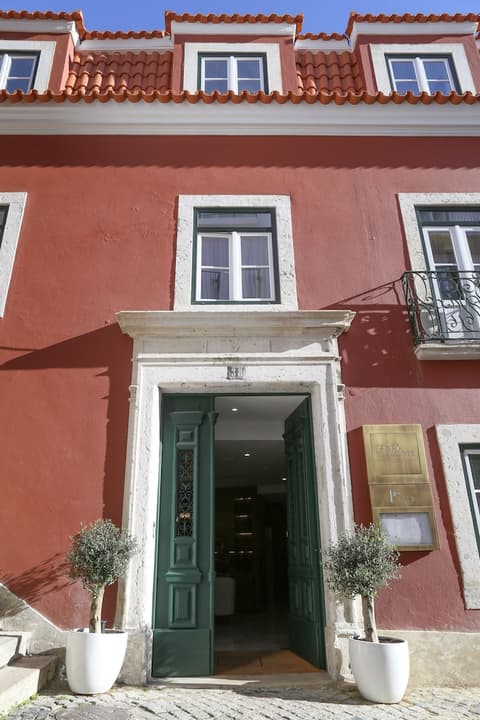 Hotel Vincci Alfama, Exterior